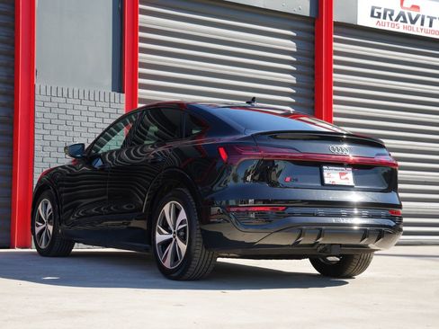 Used 2024 Audi Q8 e-tron Premium image 2