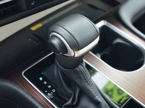 Used 2024 Toyota Sienna XLE image 13