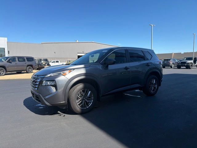Used 2026 Nissan Rogue S FWD image 3