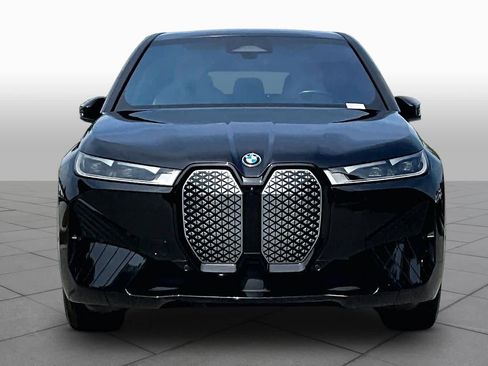 Used 2024 BMW iX xDrive50 w/ Sport Package AWD/4WD image 3