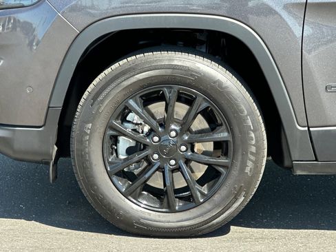 Certified 2023 Jeep Cherokee Altitude Lux AWD/4WD image 26