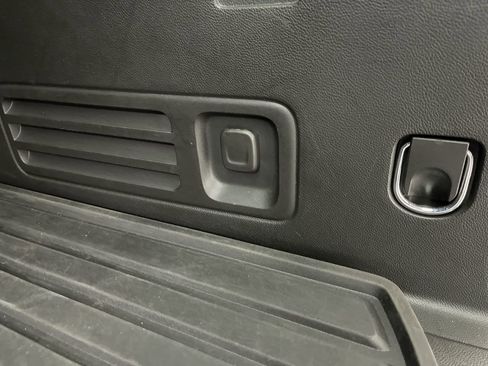 Certified 2023 Chevrolet Traverse LT image 31