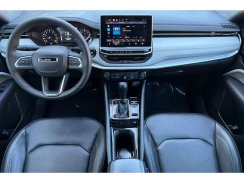 Used 2025 Jeep Compass Limited AWD/4WD image 13