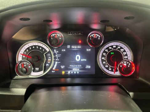 Used 2020 RAM 1500 Warlock AWD/4WD image 8