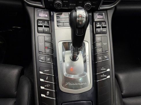 Used 2016 Porsche Panamera S image 27