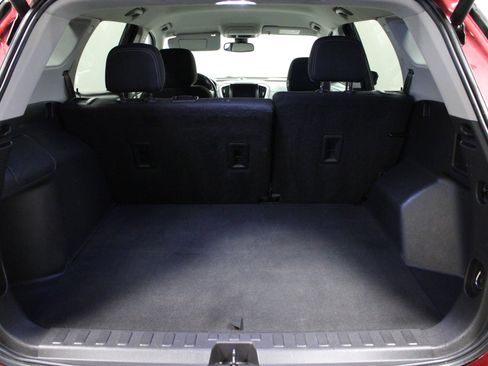 Used 2021 GMC Terrain SLE w/ Driver Convenience Package image 14