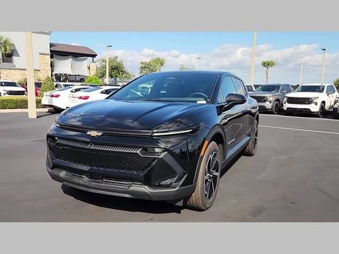 New 2026 Chevrolet Equinox EV LT image 30