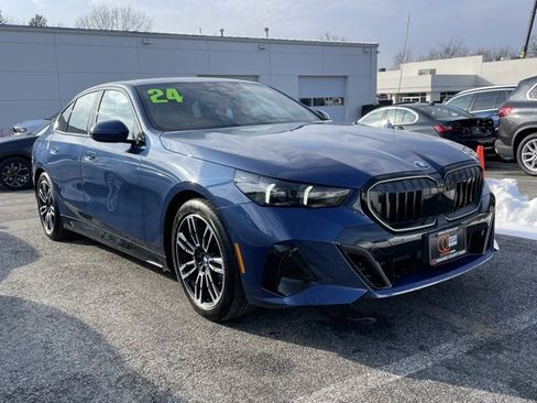Certified 2024 BMW 540i xDrive w/ Premium Package image 3