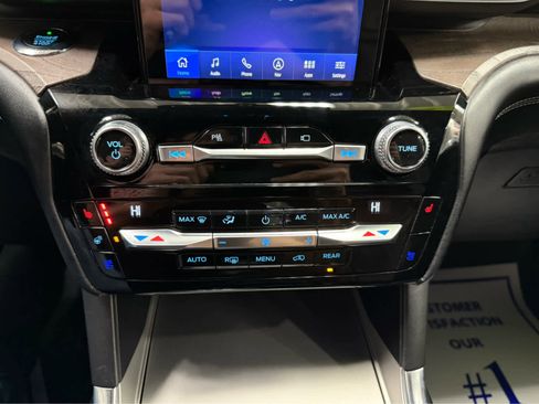 Used 2021 Ford Explorer Platinum w/ Equipment Group 601A image 17