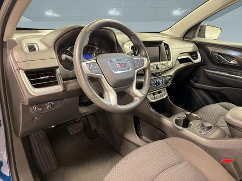 Used 2023 GMC Terrain SLE w/ Driver Convenience Package FWD image 4