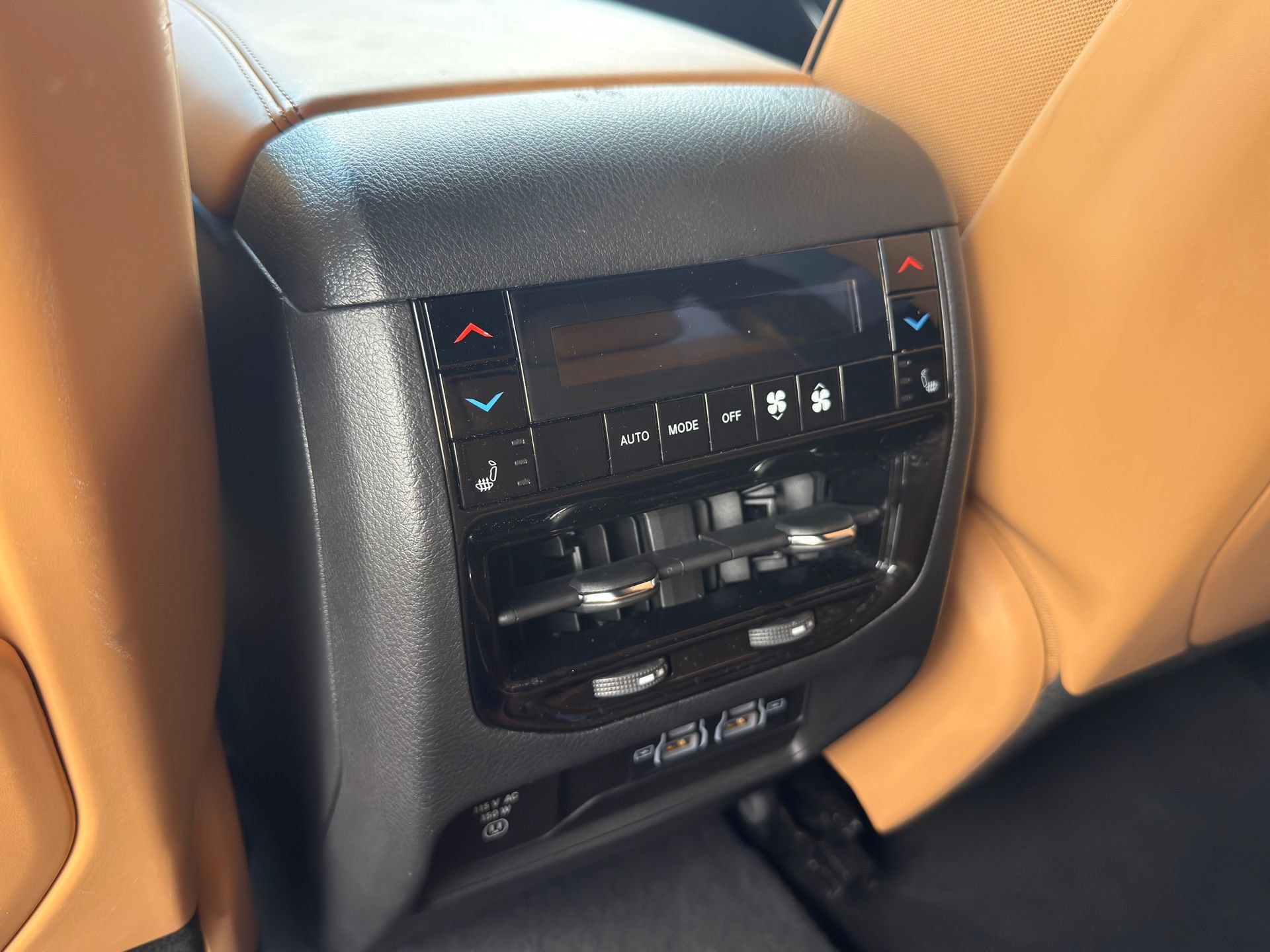 Used 2023 Jeep Grand Cherokee Summit RWD image 25