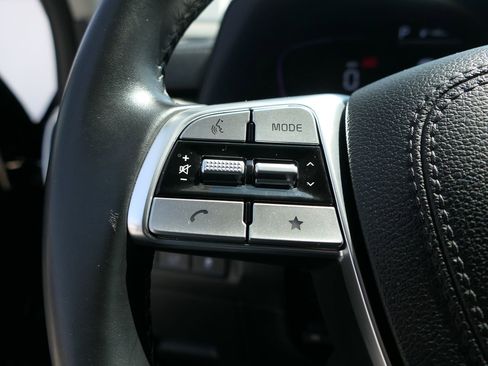 Used 2024 Kia Telluride EX w/ EX Captain's Chair Package FWD image 15