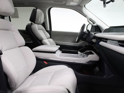 New 2026 Lincoln Navigator L Reserve AWD/4WD image 31