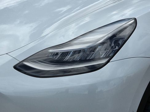 Used 2021 Tesla Model Y Long Range AWD/4WD image 6