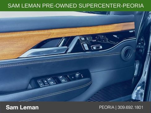 Used 2023 Jeep Grand Wagoneer L Series III w/ Rear Seat Video Group 1 AWD/4WD image 18