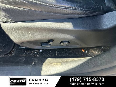 Used 2018 Jeep Renegade Limited w/ UConnect 8.4 Nav Group AWD/4WD image 13