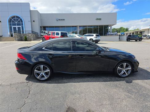 Used 2018 Lexus IS 300 w/ Premium Package RWD image 2