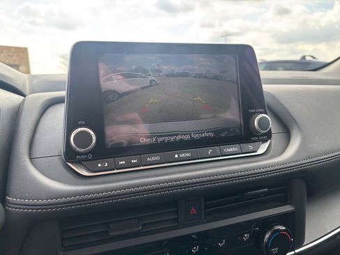 Used 2024 Nissan Rogue S image 20