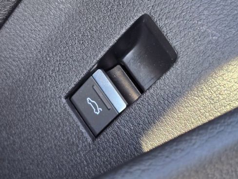 Used 2024 Audi SQ8 e-tron Premium Plus w/ Black Optic Package image 21