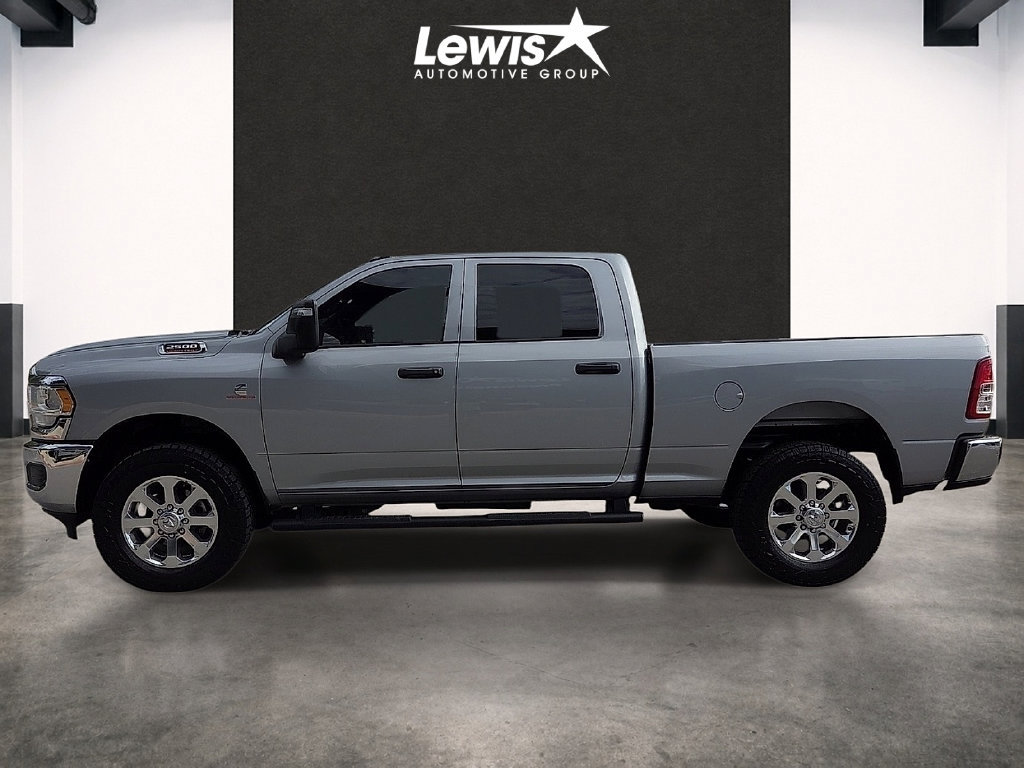 Used 2024 RAM 2500 Tradesman w/ Chrome Appearance Group AWD/4WD image 2