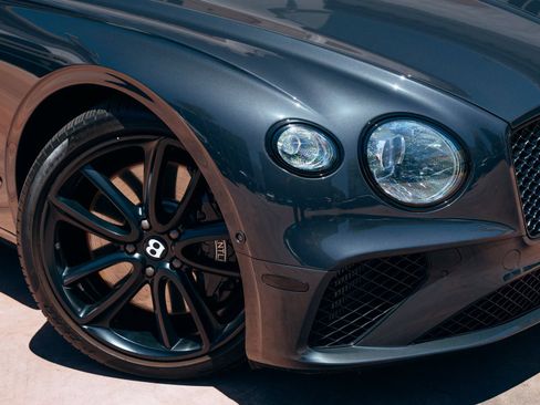 Used 2022 Bentley Continental GT AWD/4WD image 30
