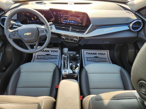 Used 2026 Chevrolet Trax LT image 10