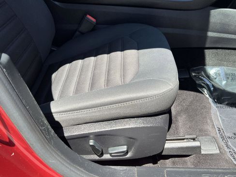 Used 2017 Ford Fusion SE FWD image 18