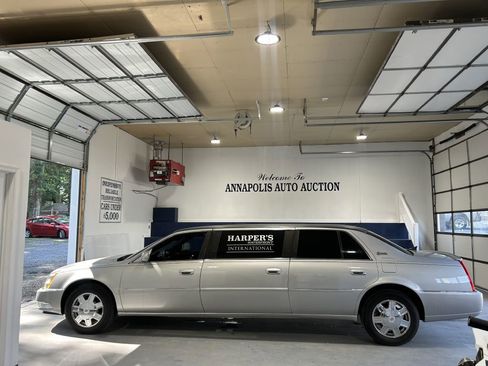 Used 2007 Cadillac DTS image 1