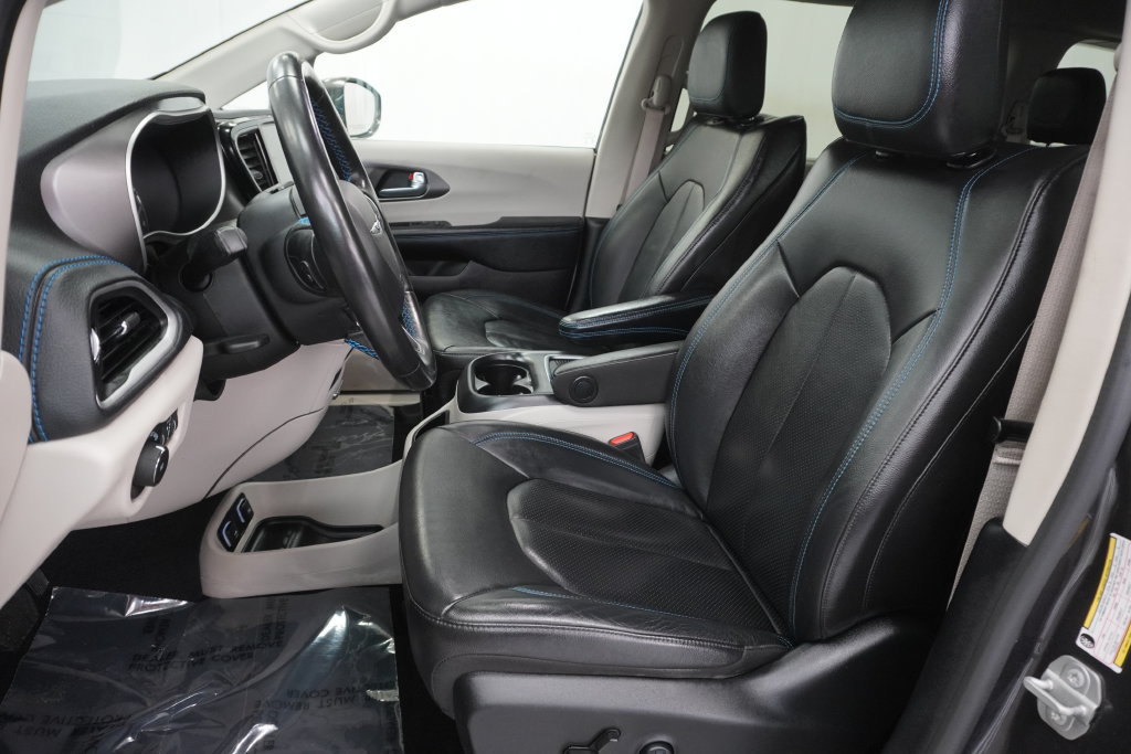 Certified 2021 Chrysler Pacifica Touring-L FWD image 3