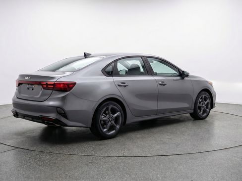 Used 2025 Kia K4 FWD image 9