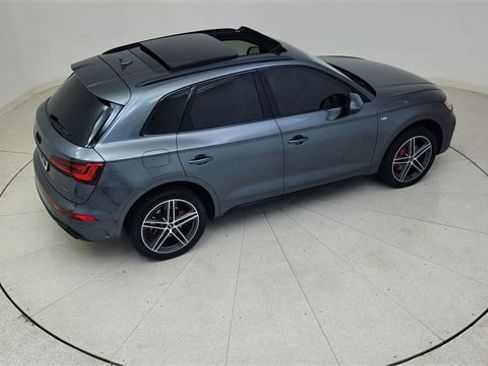 Used 2024 Audi Q5 e Prestige w/ Prestige Package image 88