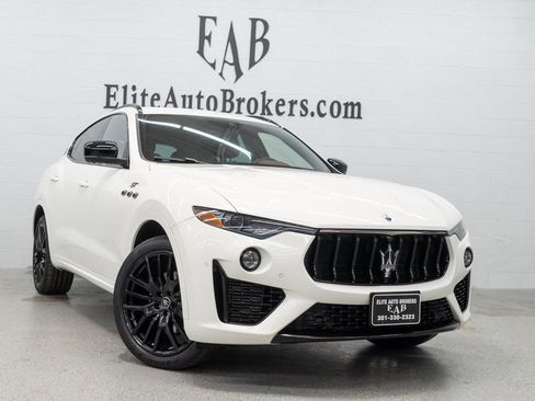 Used 2022 Maserati Levante GT AWD/4WD image 41