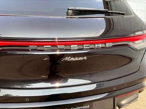 Certified 2025 Porsche Macan image 33