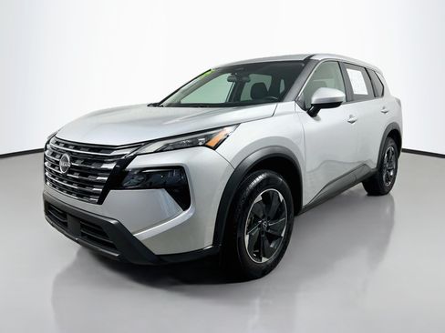 Used 2025 Nissan Rogue SV FWD image 10