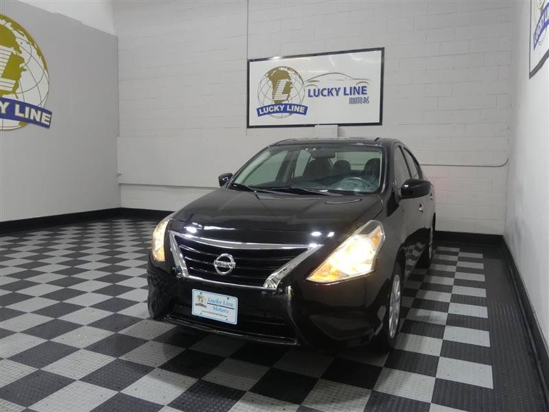 Used 2019 Nissan Versa SV FWD image 4