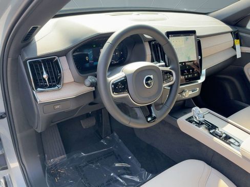 New 2026 Volvo XC90 B6 Plus w/ Protection Package Premier image 4