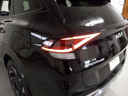 Certified 2023 Kia Sportage SX image 17