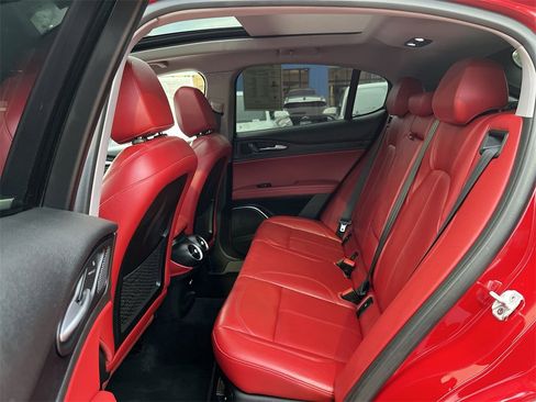 Used 2019 Alfa Romeo Stelvio image 25