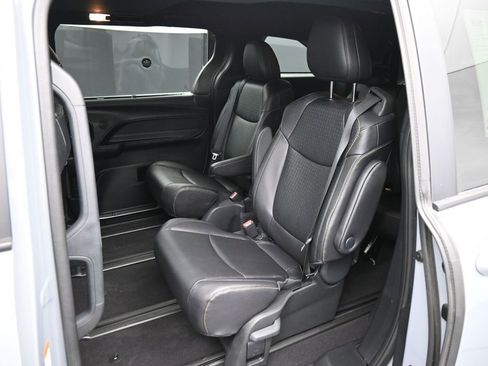 Used 2025 Toyota Sienna XLE Woodland Edition AWD/4WD image 22