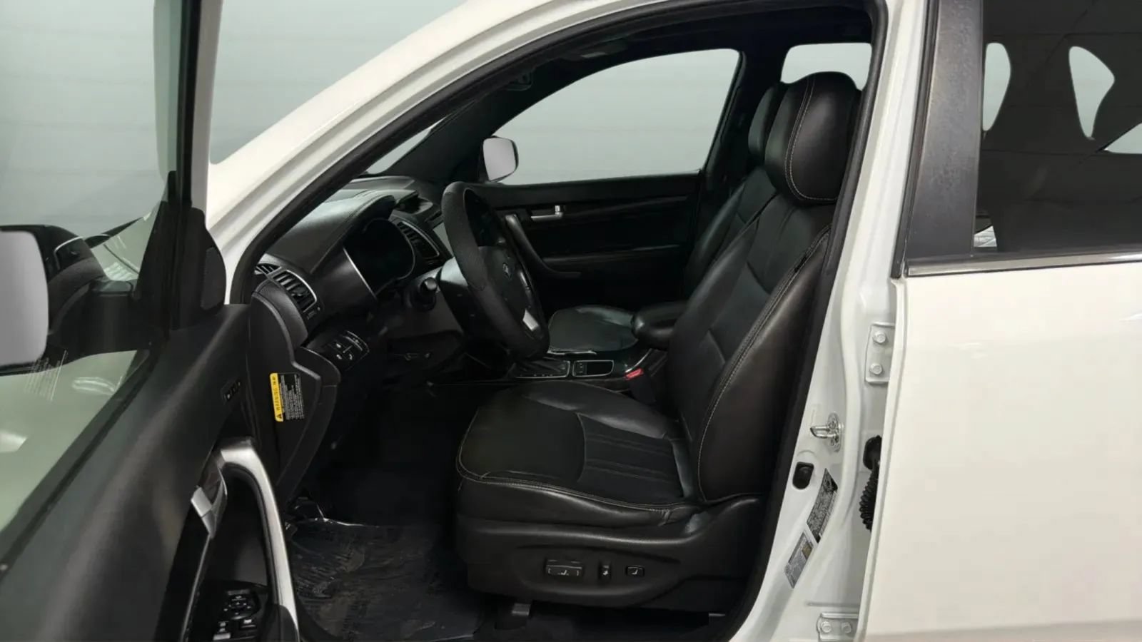 Used 2014 Kia Sorento SX w/ 3rd Row Package FWD image 21