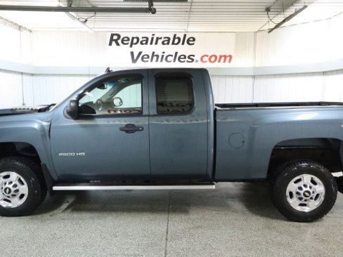 Used 2013 Chevrolet Silverado 2500 LT w/ Interior Plus Package AWD/4WD image 1