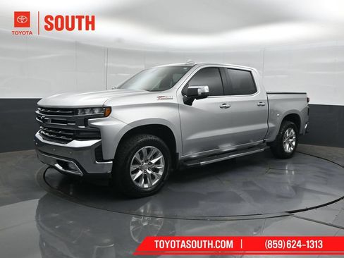 Used 2019 Chevrolet Silverado 1500 LTZ AWD/4WD image 6
