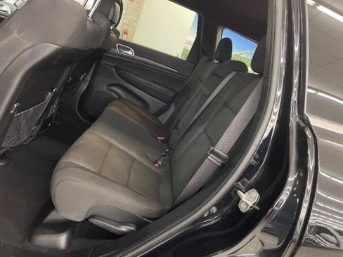 Used 2021 Jeep Grand Cherokee Laredo AWD/4WD image 11
