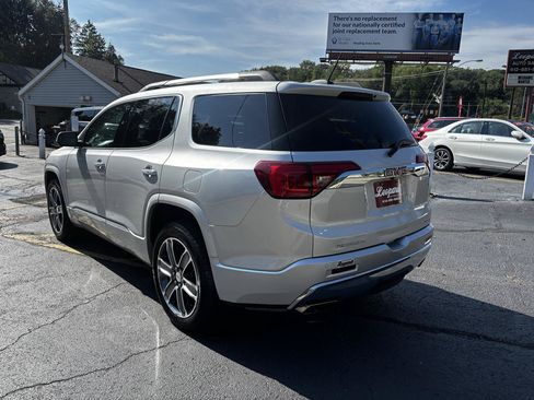 Used 2017 GMC Acadia Denali AWD/4WD image 5