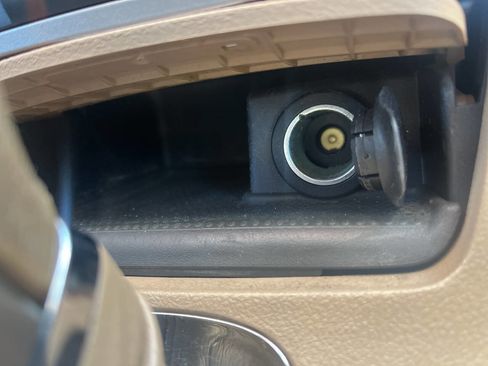 Used 2009 Chevrolet Malibu LTZ w/ HFV6 Engine Package image 20