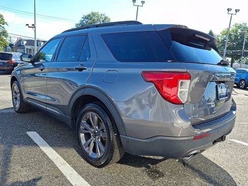 Used 2023 Ford Explorer XLT w/ Equipment Group 202A AWD/4WD image 4