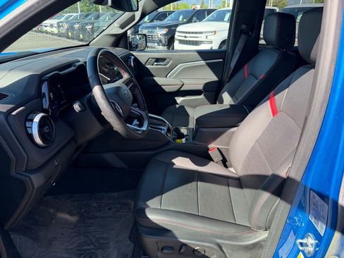 Used 2023 Chevrolet Colorado Z71 w/ Z71 Convenience Package 2 AWD/4WD image 2
