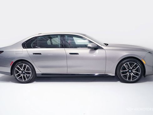 Used 2025 BMW 740i RWD image 4