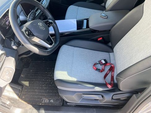 Used 2025 Volkswagen ID.4 Pro RWD image 6