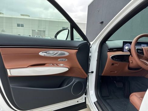 New 2026 Genesis GV70 2.5T Advanced AWD/4WD image 12